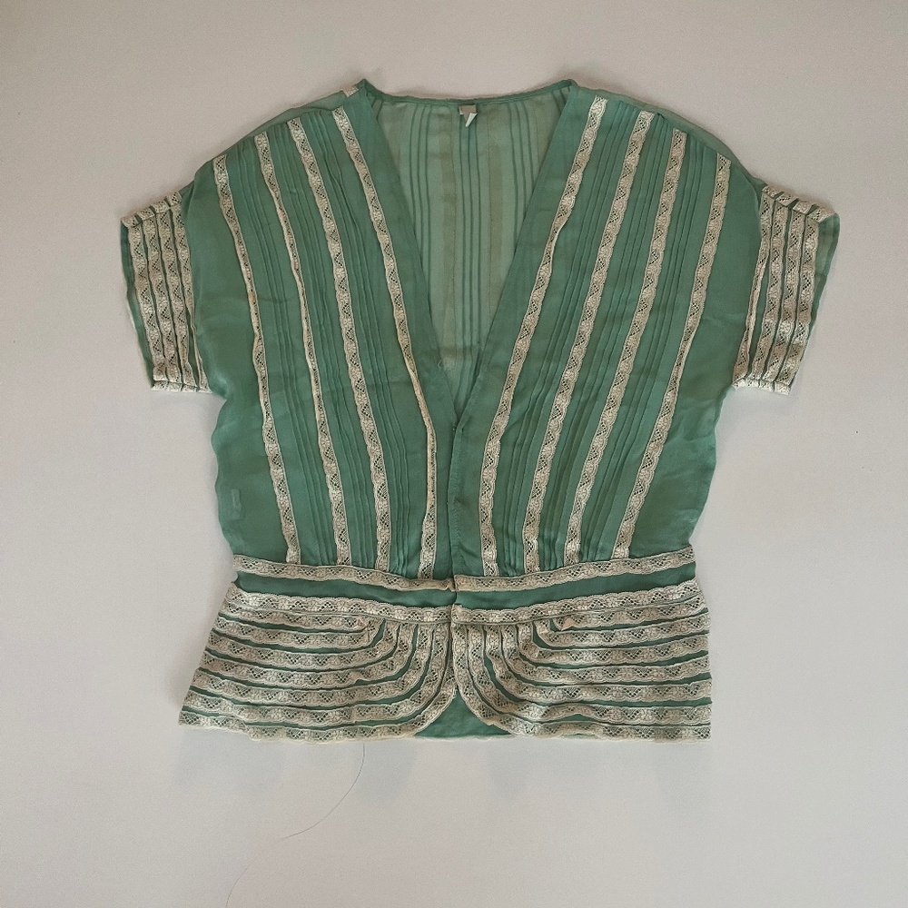 Mintgreen top with lace applications